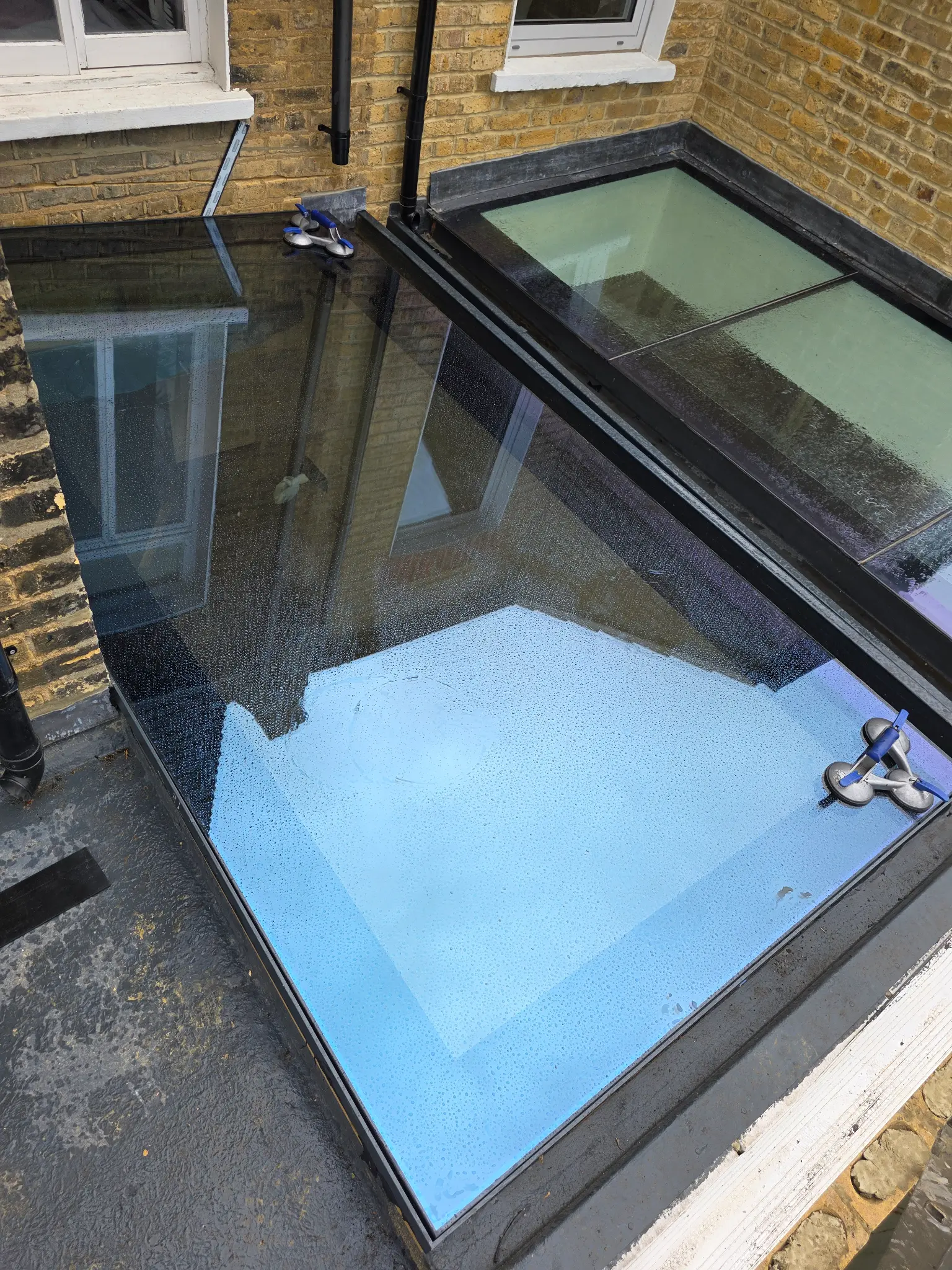 Contemporary flat skylight